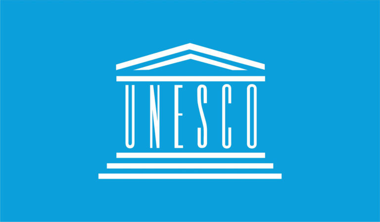 Флаг ЮНЕСКО. The United Nations Educational, Scientific and Cultural Organization.